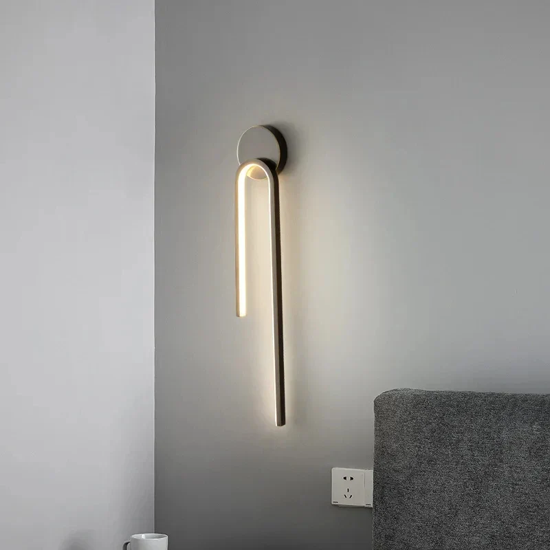 Moderne LED-Wandleuchte aus Metall, nach unten gerichtet – Saline