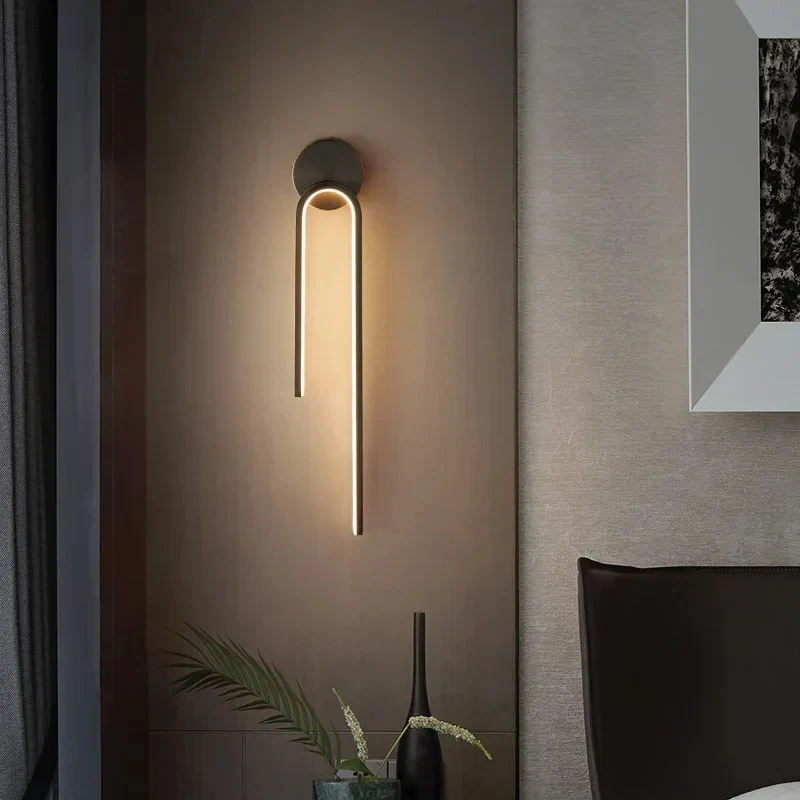 Moderne LED-Wandleuchte aus Metall, nach unten gerichtet – Saline
