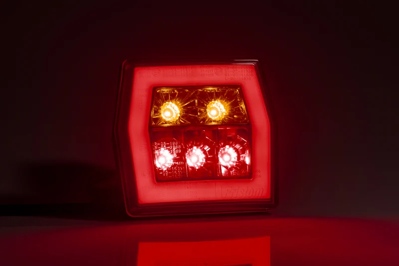 Kleine LED-Anhängerleuchte mit Brems-, Rück- und Blinklicht