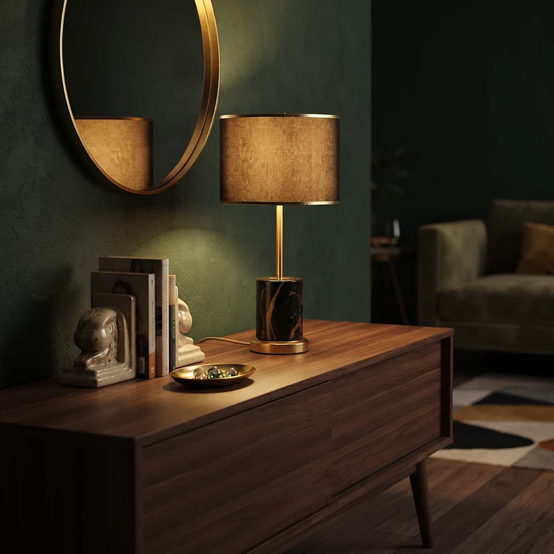 Nachtlampe aus feinem Stoff mit zeitloser goldener Basis – Yliane