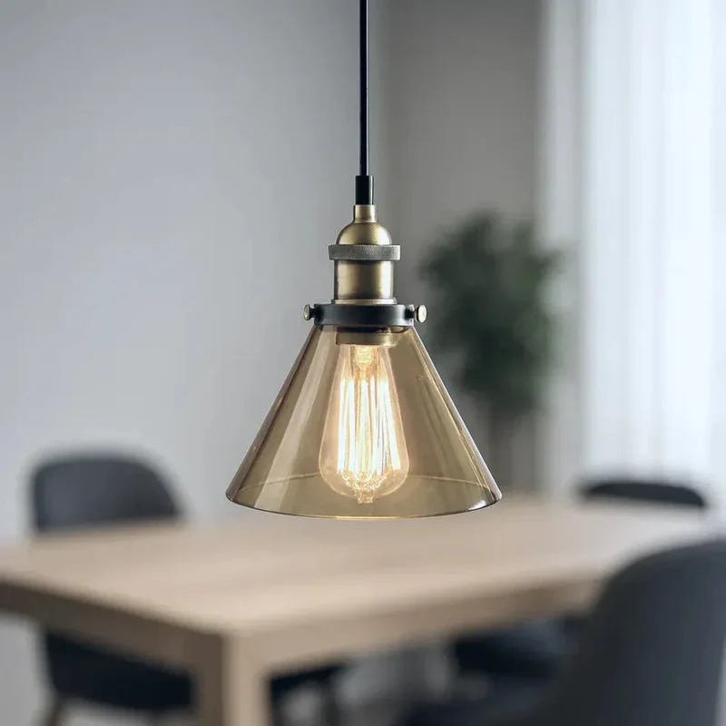 Retro Pendelleuchte aus Glas für den Esstisch