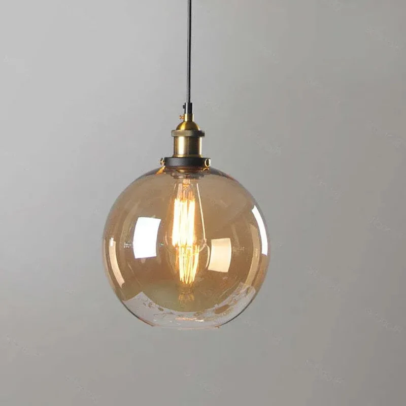 Retro Pendelleuchte aus Glas für den Esstisch