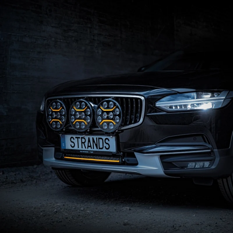 Strands Nummernschildhalterung für 3 Scheinwerfer / Fahrlichter
