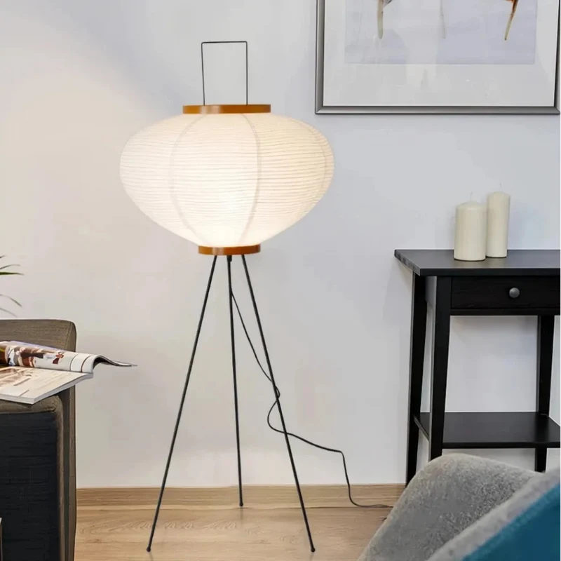 Reispapier-Stehlampe im japanischen Stil mit Dreibein für Wohnzimmer