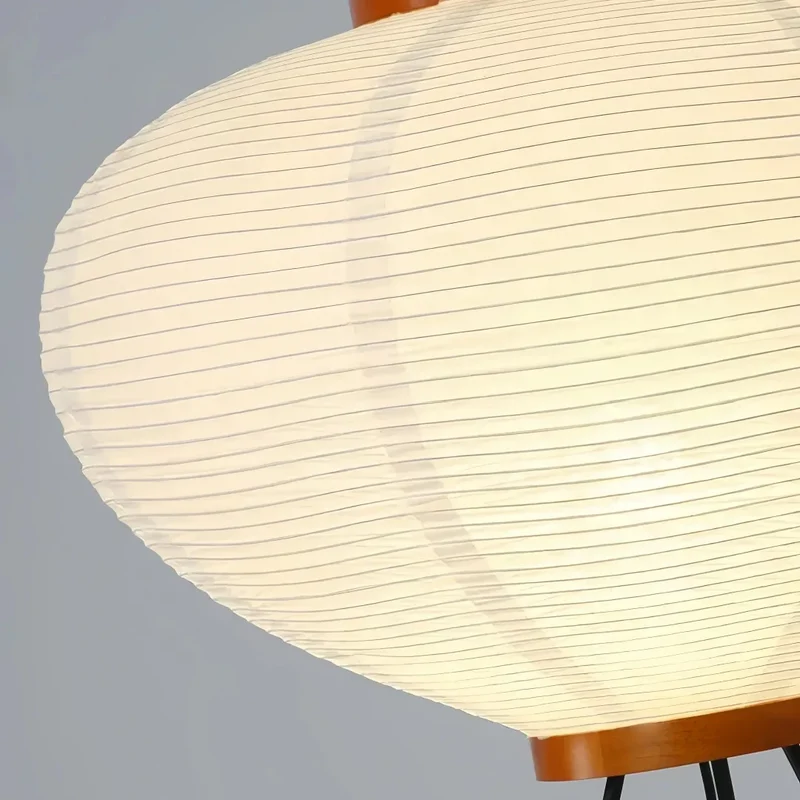 Reispapier-Stehlampe im japanischen Stil mit Dreibein für Wohnzimmer