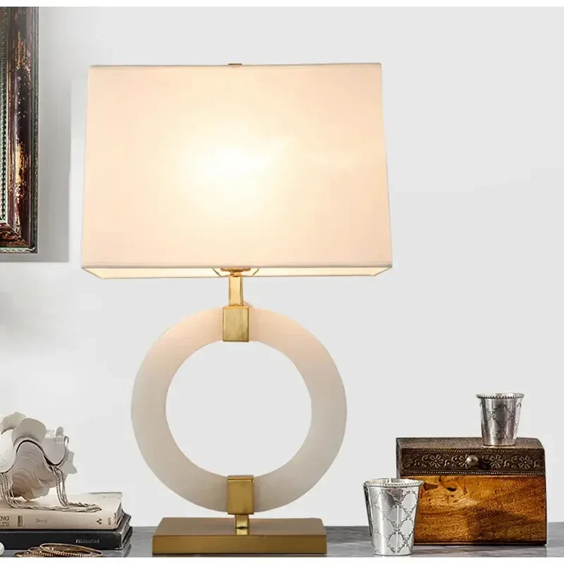 Schlichte und robuste Designlampe für professionelle Räume – Photalis