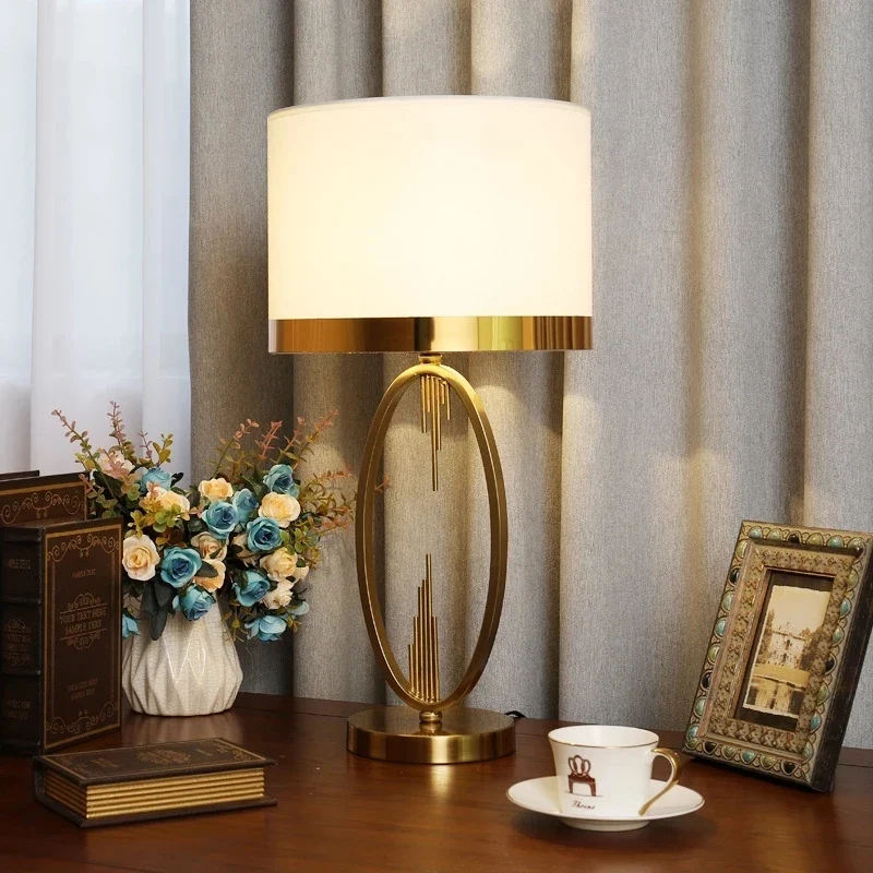 Raffinierte Prestige-Nachttischlampe für gehobene Innenräume – Prestige