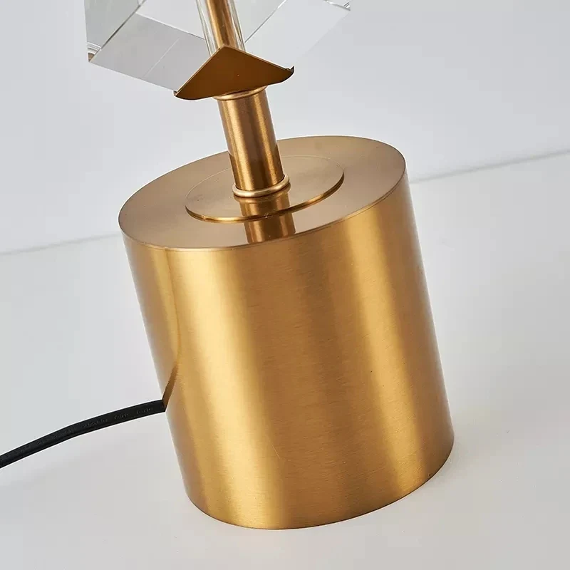 Elegante Tischlampe mit sanfter Atmosphäre – Crystal Palace