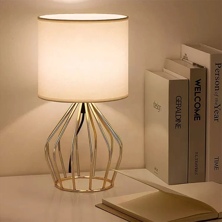 Vielseitige Nachttischlampe mit sanfter und moderner Atmosphäre – Auréa
