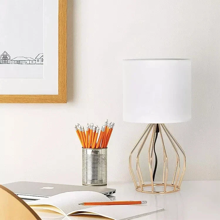 Vielseitige Nachttischlampe mit sanfter und moderner Atmosphäre – Auréa