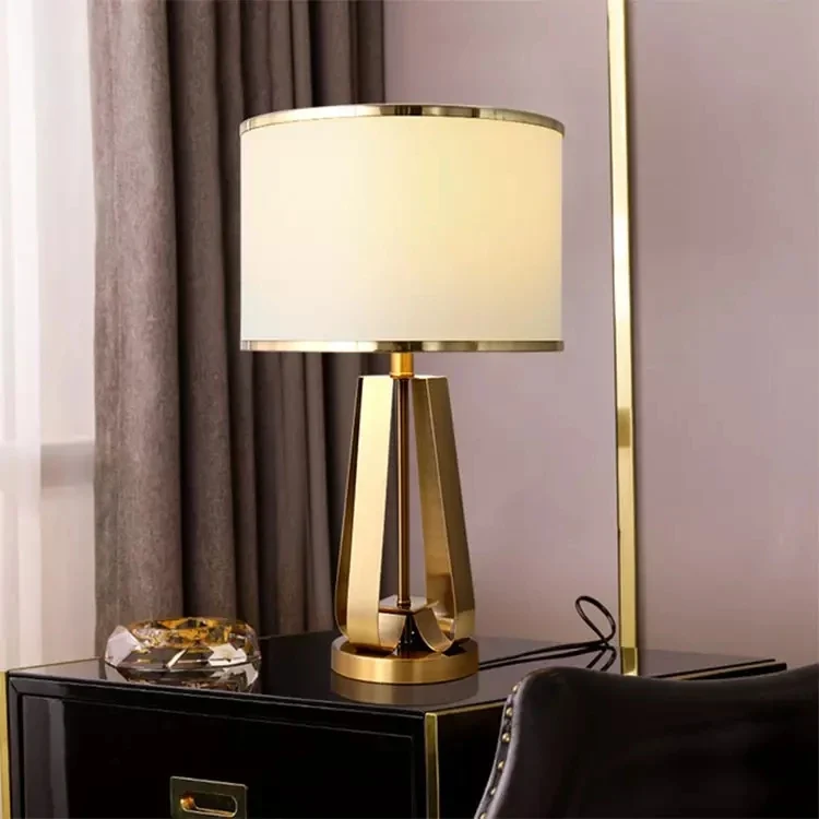 Elegante Monaco-Nachttischlampe mit intimer Atmosphäre – Brilliance