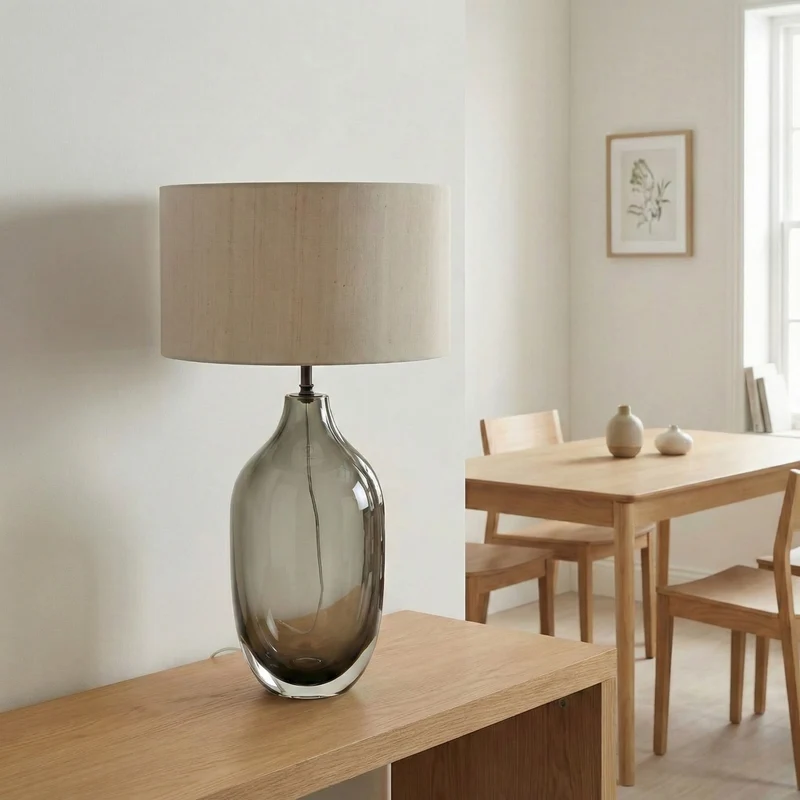 Skulpturale Prestige-Nachttischlampe mit elegantem Ambiente – Parisian Glow