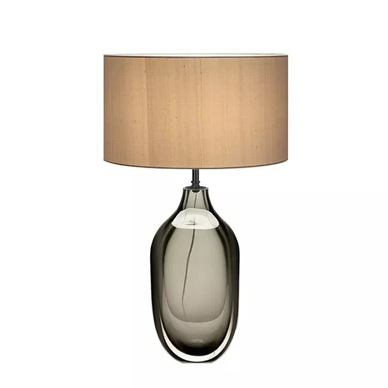 Skulpturale Prestige-Nachttischlampe mit elegantem Ambiente – Parisian Glow