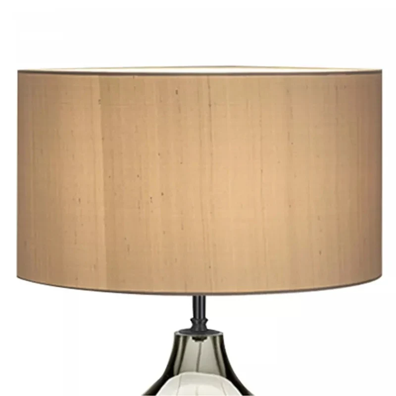 Skulpturale Prestige-Nachttischlampe mit elegantem Ambiente – Parisian Glow