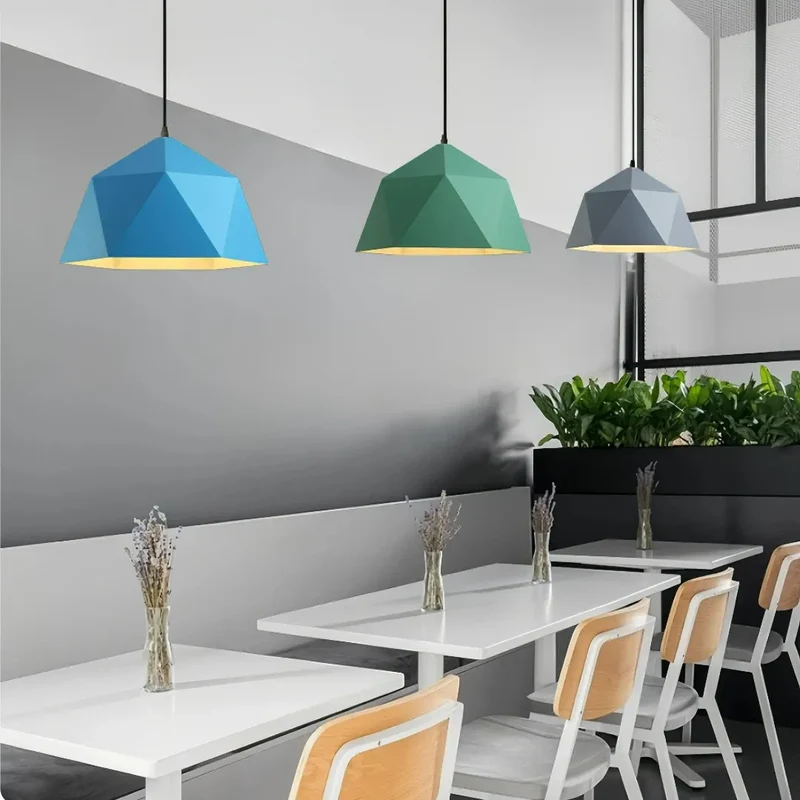 Moderne Pendelleuchte für Esszimmer aus Metall