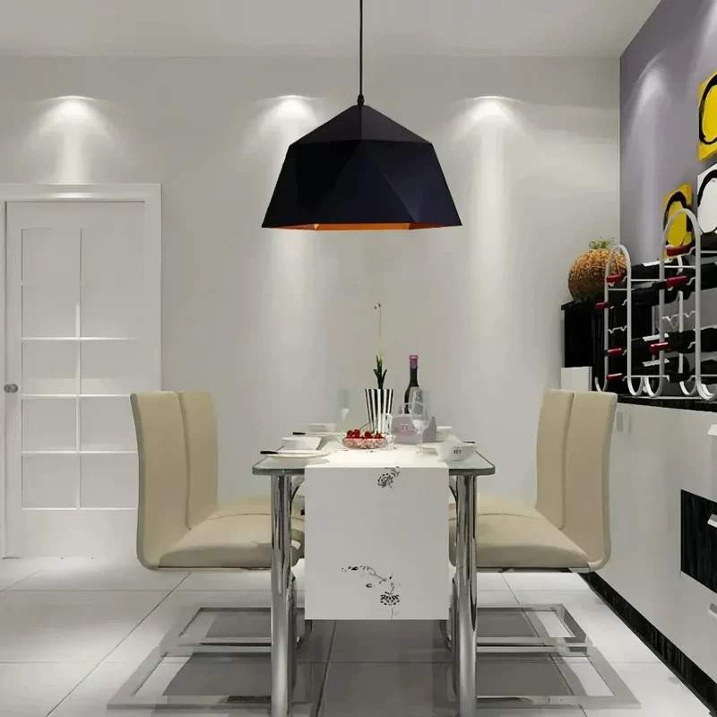 Moderne Pendelleuchte für Esszimmer aus Metall