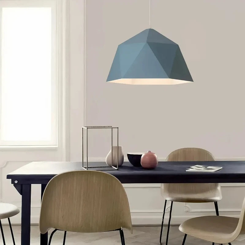 Moderne Pendelleuchte für Esszimmer aus Metall