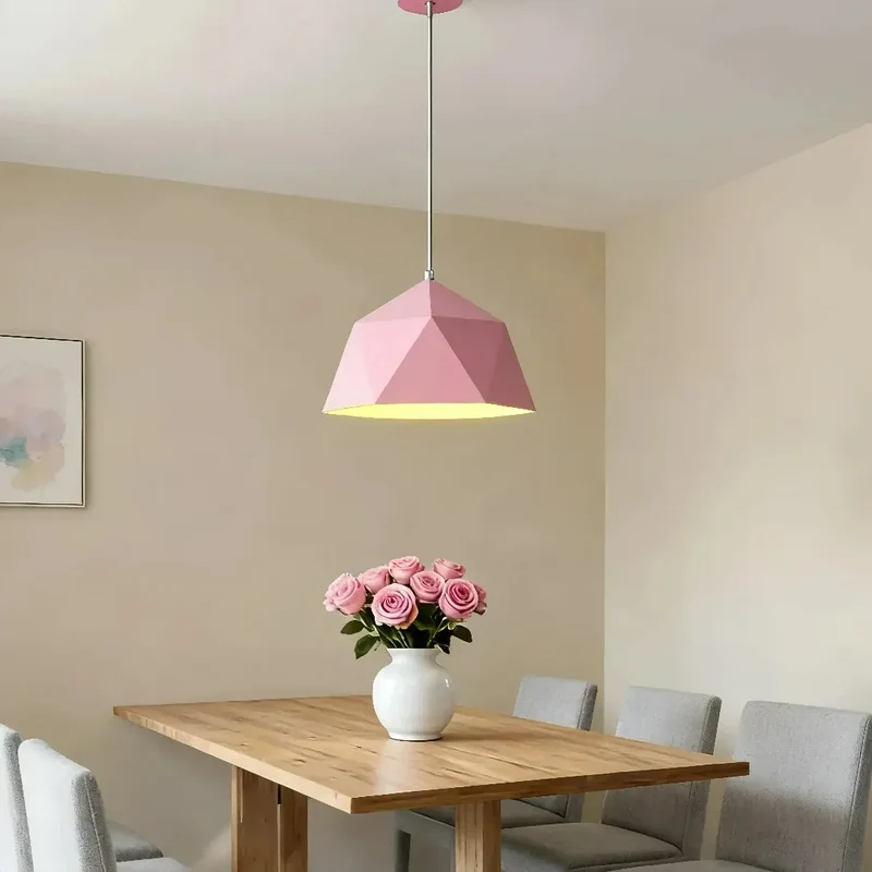 Moderne Pendelleuchte für Esszimmer aus Metall