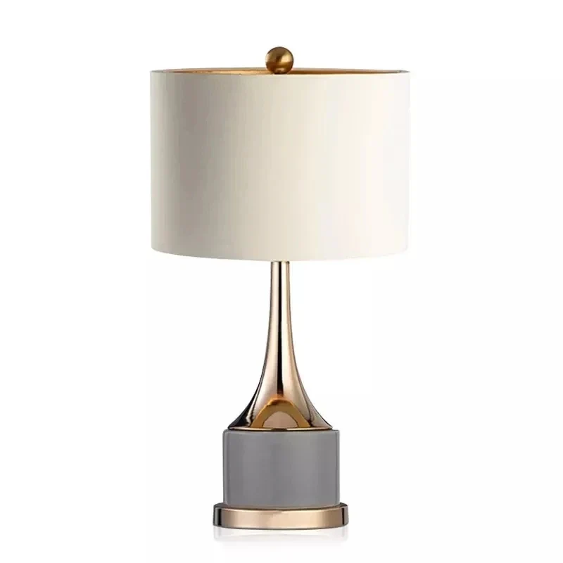 Schlichte, elegante und vielseitige Nachttischlampe – Vénusia