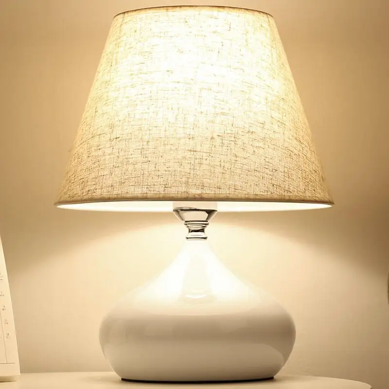 Lampe im urbanen und authentischen Stil, warme Atmosphäre – Radianty