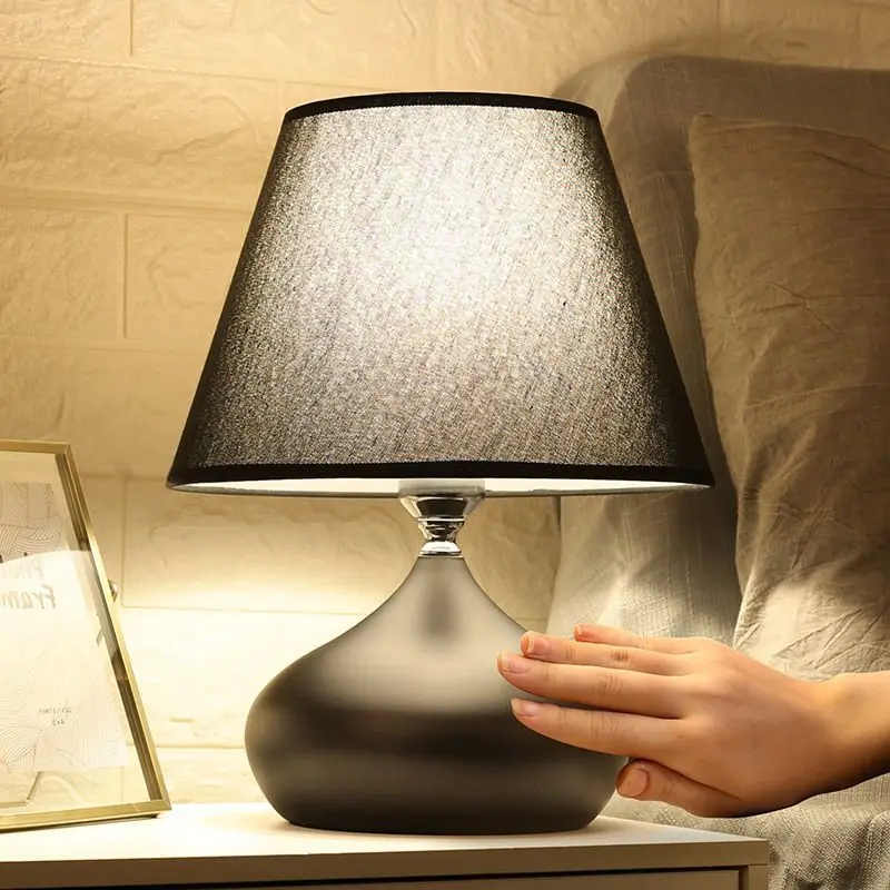 Lampe im urbanen und authentischen Stil, warme Atmosphäre – Radianty