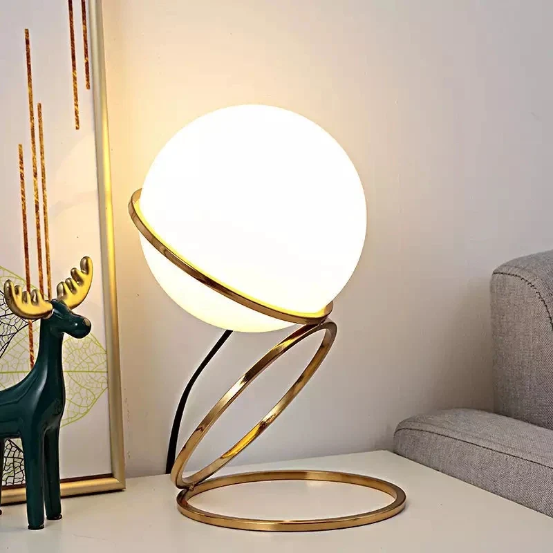 Künstlerische Tischlampe in Kugelform – Sphéria