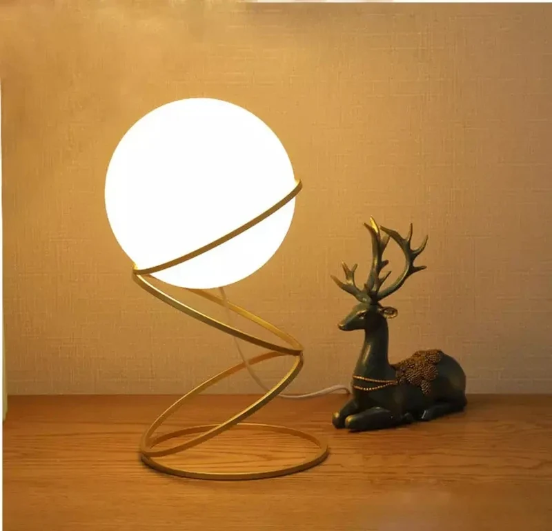 Künstlerische Tischlampe in Kugelform – Sphéria