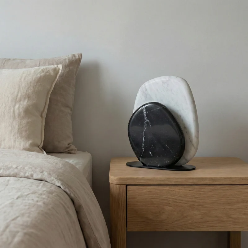 Minimalistische Nachttischlampe für den täglichen Gebrauch – Ombre et Clarté