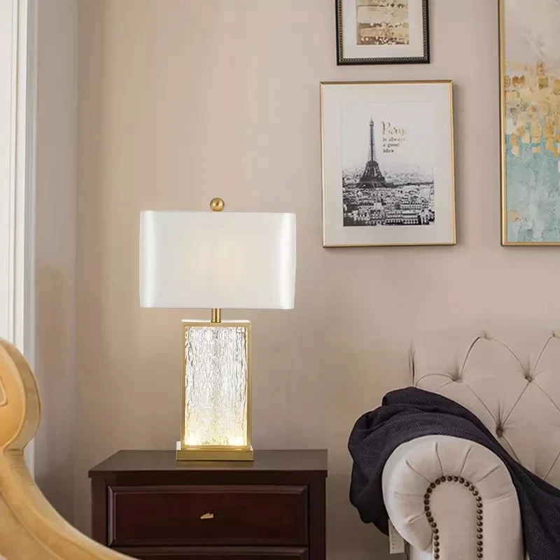 Nomadische Nachttischlampe im nordischen Stil & Einstellbare Beleuchtung – Nordic Glow