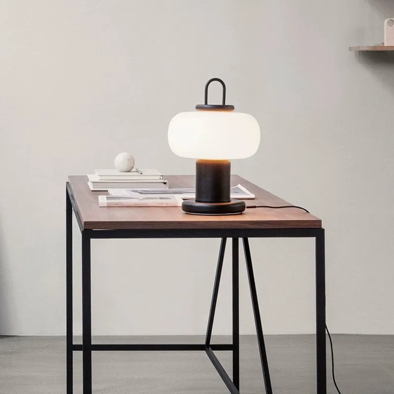 Nachttischlampe im Retro-Camping-Stil Eleganz – Manhattan Beam