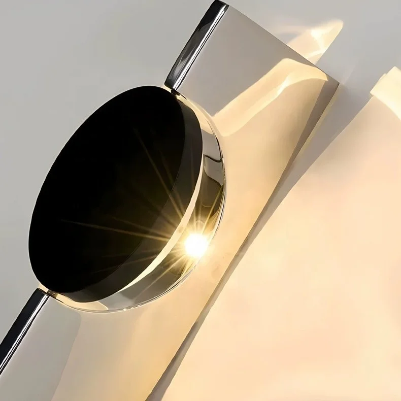 Zeitlose Wandleuchte aus gebürstetem Aluminium und Glas – Valtéra