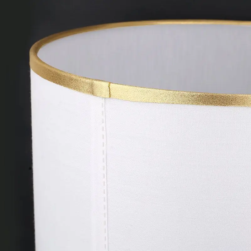 Elegante Lampe mit sanftem, strahlendem Design – Raynova