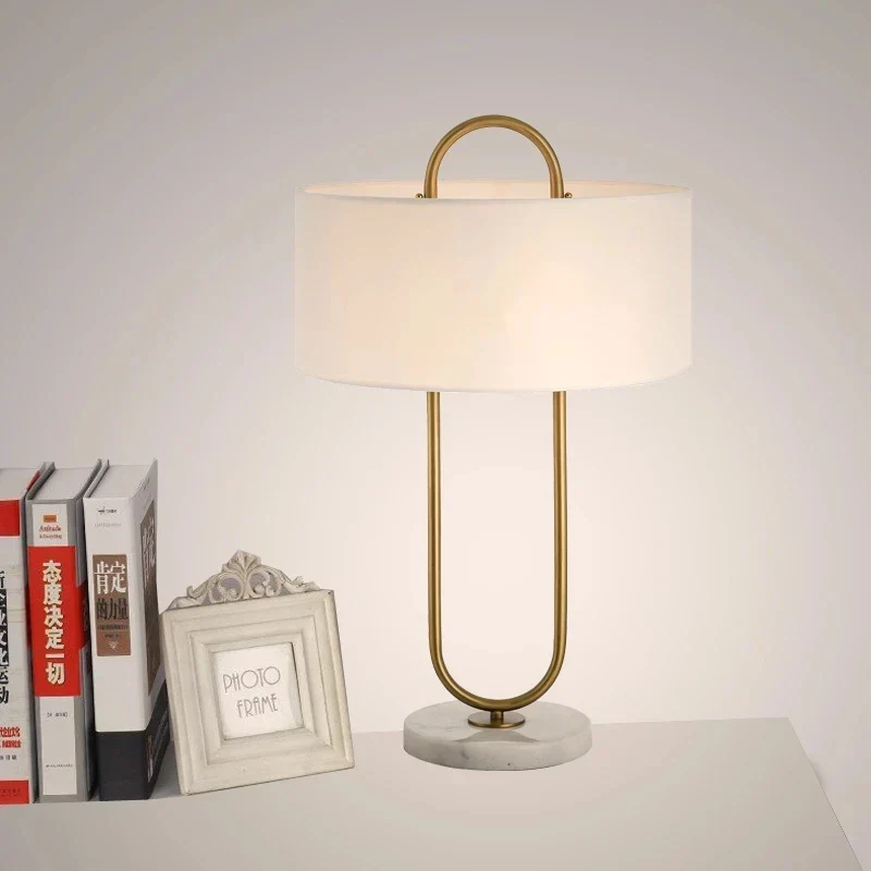 Tischlampe im eleganten Stil, künstlerisches Finish – Solara