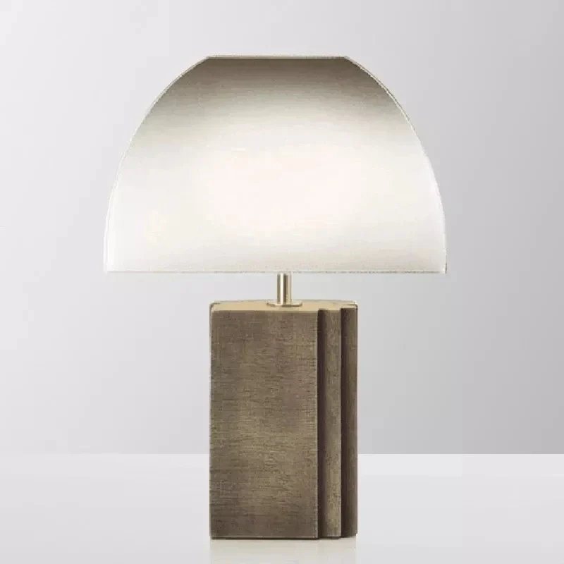 Dimmbare Nachttischlampe Zeitgenössisch Luxus-Finish und Edle Materialien – Luma