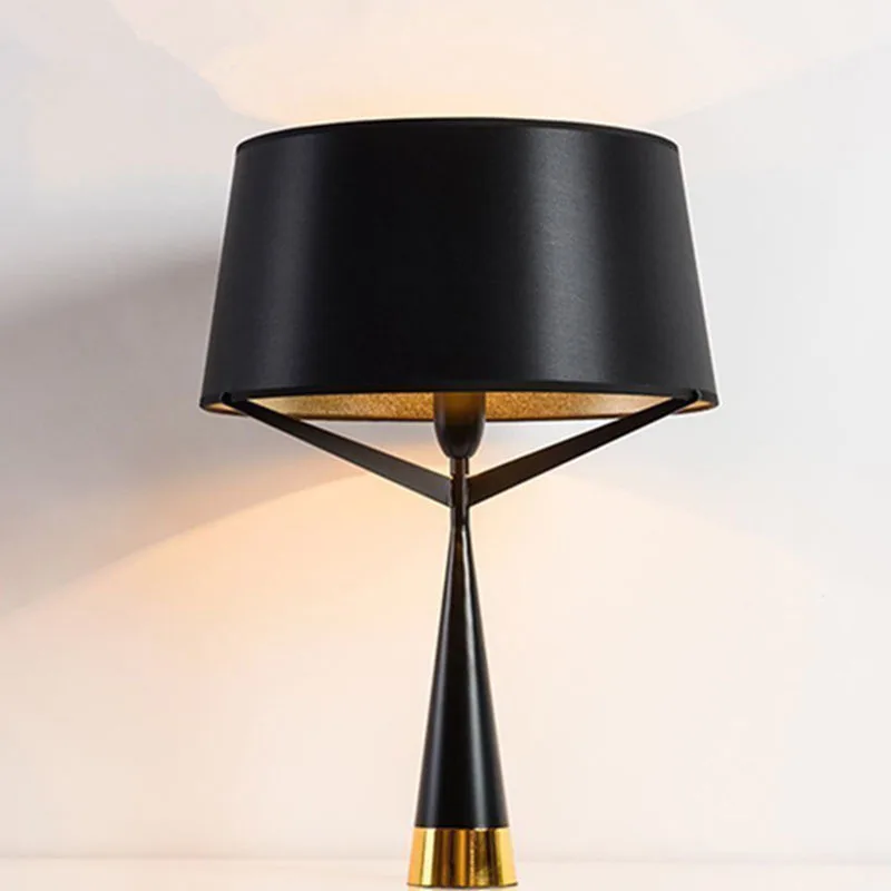 Vielseitige Tischlampe Zeitloses und Modernes Design – Astrovéa