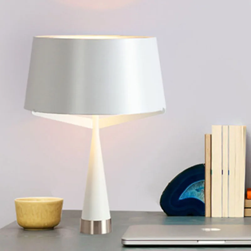 Vielseitige Tischlampe Zeitloses und Modernes Design – Astrovéa