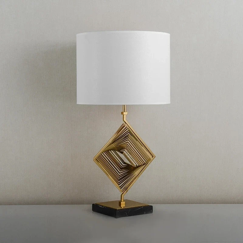 Design-Nachttischlampe mit anspruchsvollem Stil, prestigeträchtige Atmosphäre – Zirconis