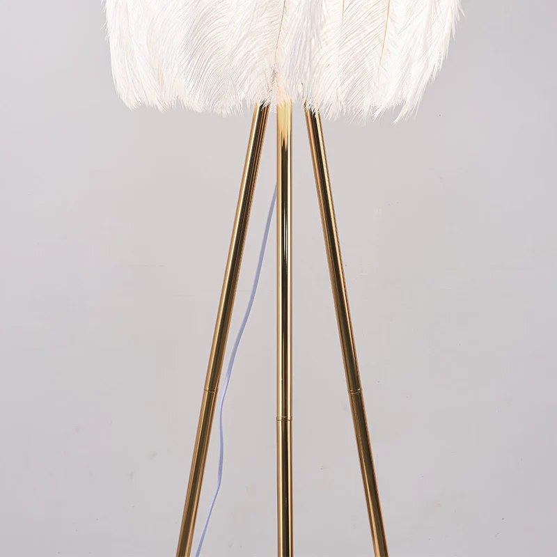 Floor Lamp Ostrich Feather Nordic Style Tripod, White