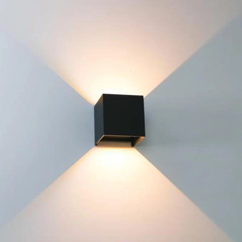 LED-Würfel-Wandleuchte 6W | Vom Dimmen zum Warmen | IP65 | Schwarz | 2000–3000 K
