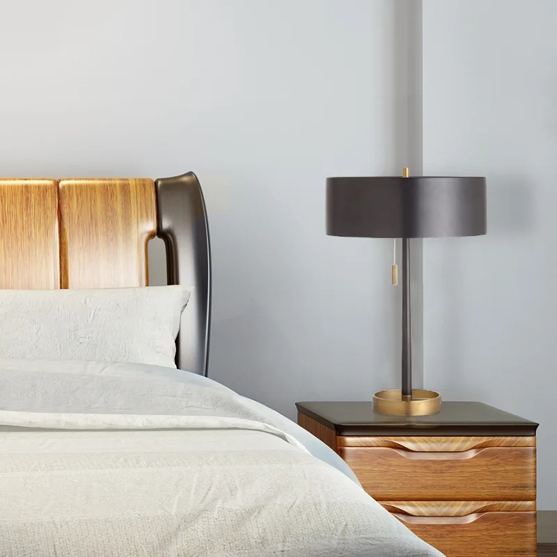 Nachttischlampe – Eleganter postmoderner Stil – Gemütliche Atmosphäre – Pietralis