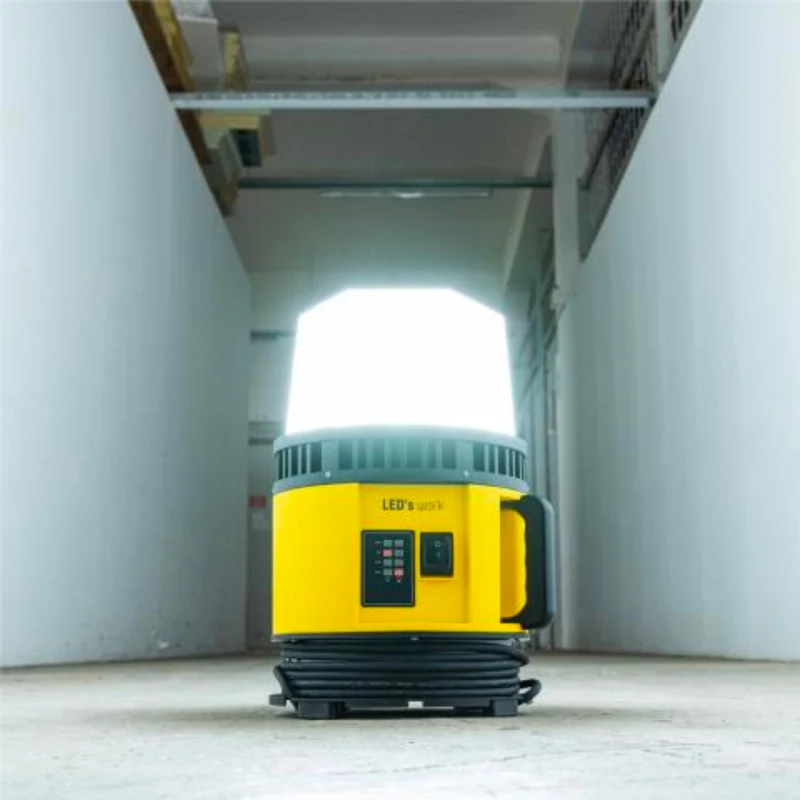 LED-Baustrahler 80W für 18V Werkzeugakkus o. Netzbetrieb IP55 - LED's Work