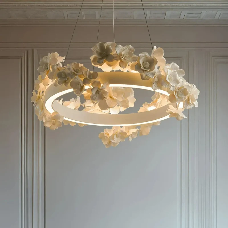 Dimmbare LED Pendelleuchte im Blumen-Design für Wohnzimmer