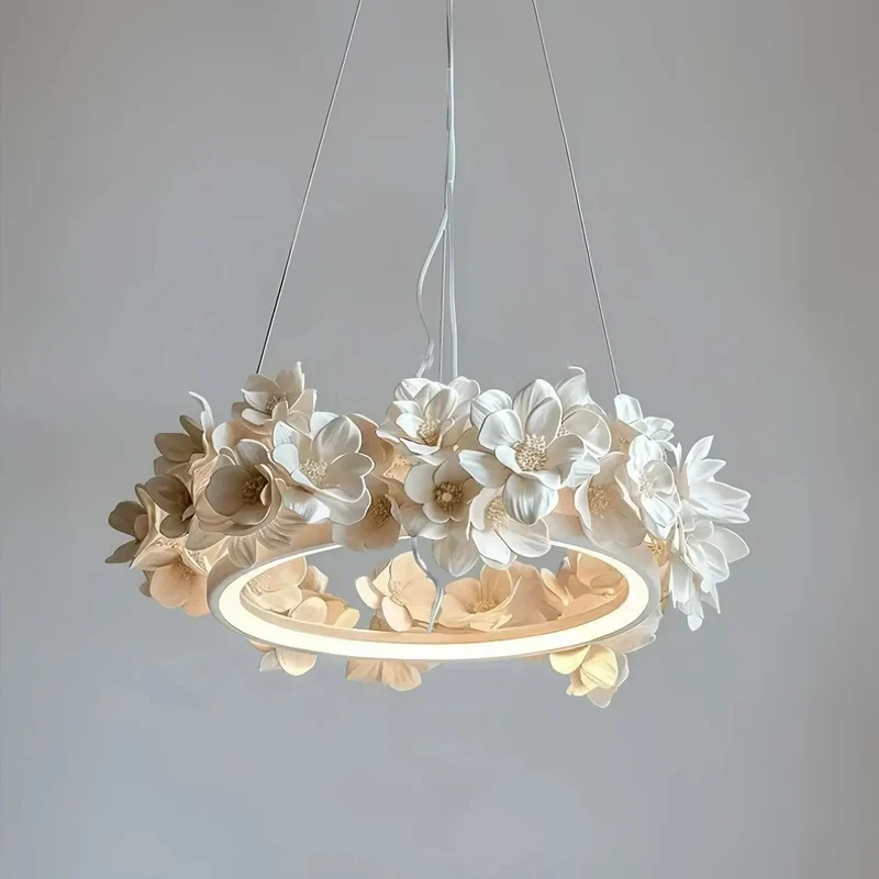 Dimmbare LED Pendelleuchte im Blumen-Design für Wohnzimmer