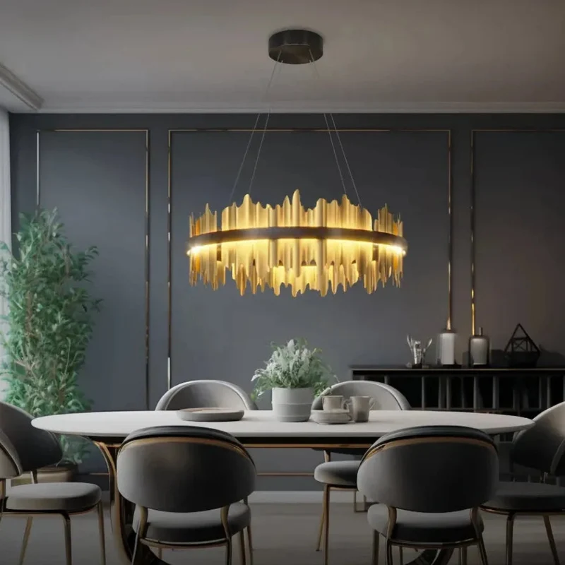 Design-Pendelleuchte in Ringform in Schwarz-Gold für das Wohnzimmer