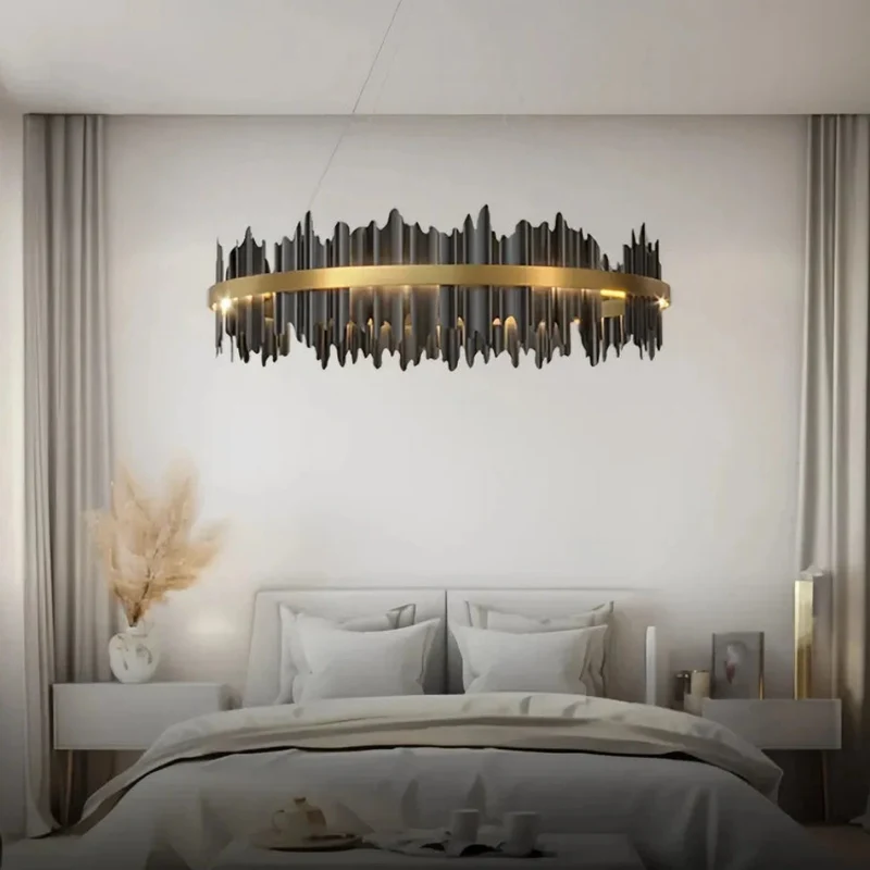 Design-Pendelleuchte in Ringform in Schwarz-Gold für das Wohnzimmer
