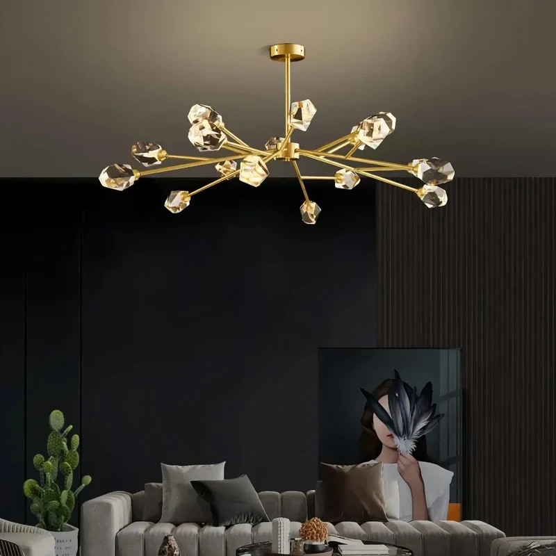 Moderner Kronleuchter aus Kristall und Messing in Gold für Esszimmer