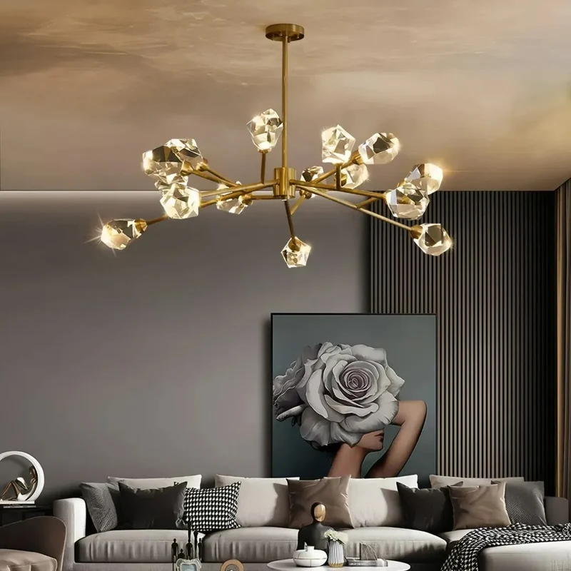 Moderner Kronleuchter aus Kristall und Messing in Gold für Esszimmer