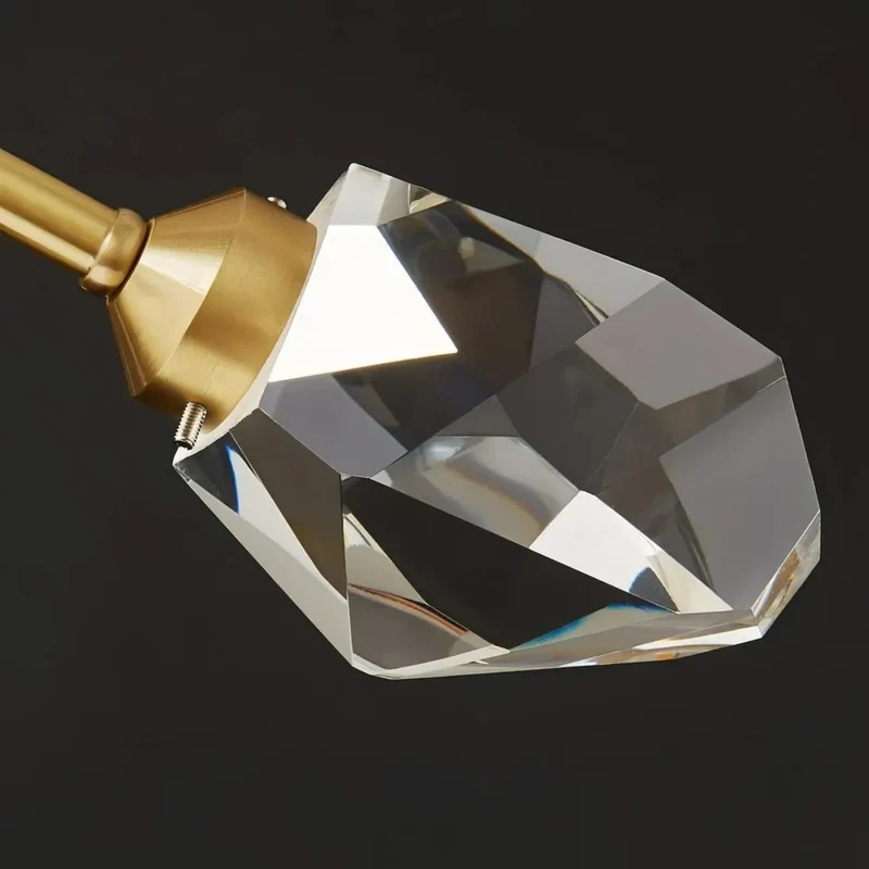 Moderner Kronleuchter aus Kristall und Messing in Gold für Esszimmer
