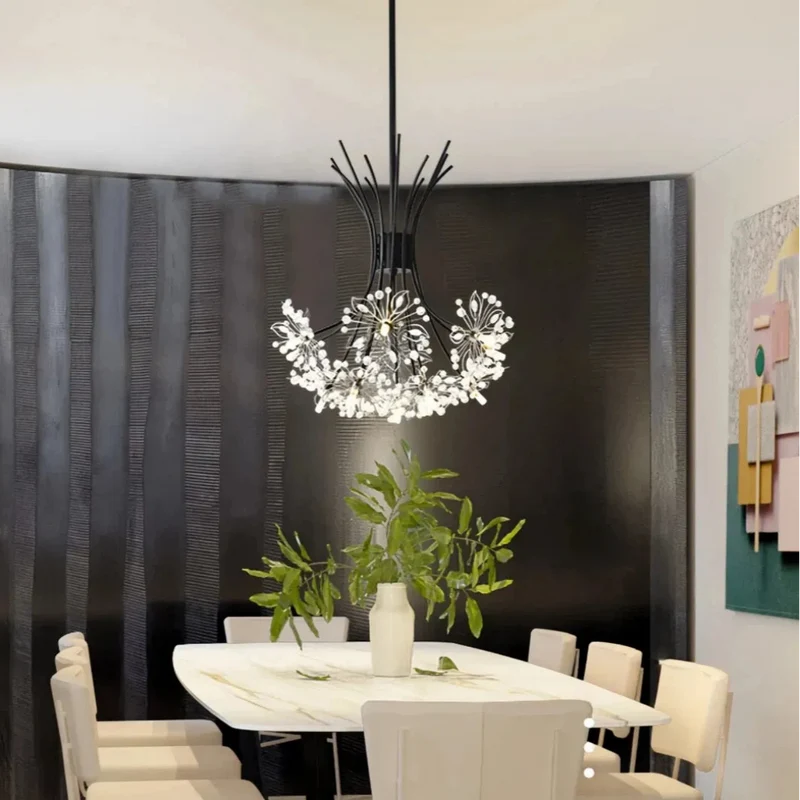 Moderne Kronleuchter für das Esszimmer mit Blüten-Design