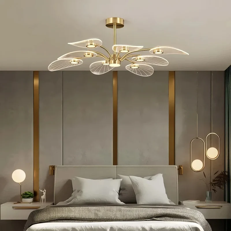 Moderner Kronleuchter in Gold mit Blatt-Design für das Wohnzimmer